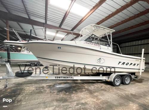 Bayliner Trophy 2352 Tekniset tiedot ja arvostelut 